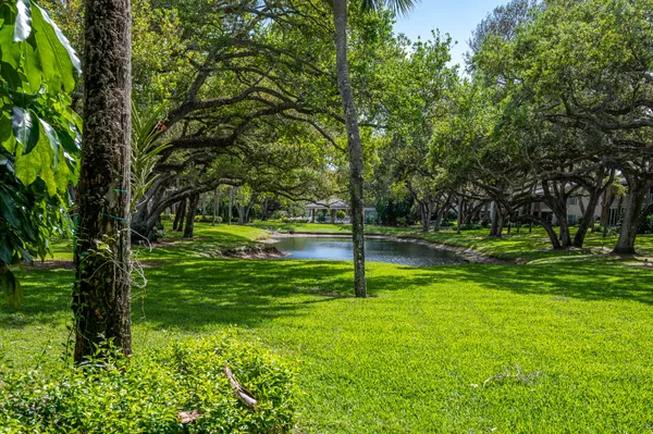 $2,750 | 101 Park Shores Circle, Unit 2, Vero Beach, FL 32963