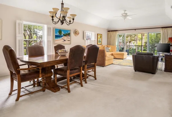 $2,750 | 101 Park Shores Circle, Unit 2, Vero Beach, FL 32963