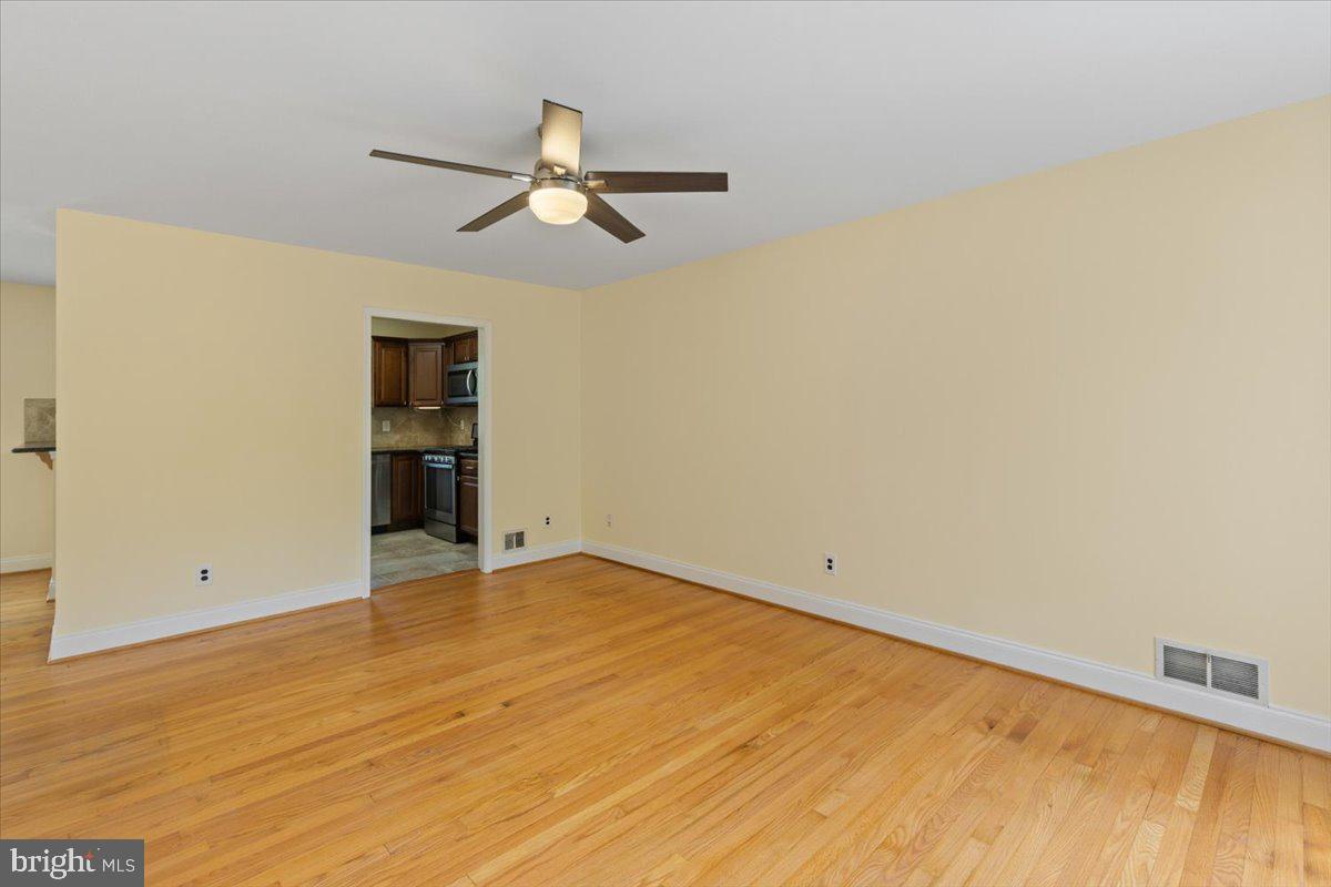 5627 Ottawa Road Centreville, VA 20120 - Photo 6 of 40