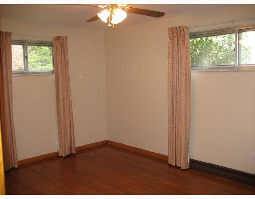 5423 Hamilton Road Gibsonia, PA 15044 - Photo 5 of 8 Master Bedroom.