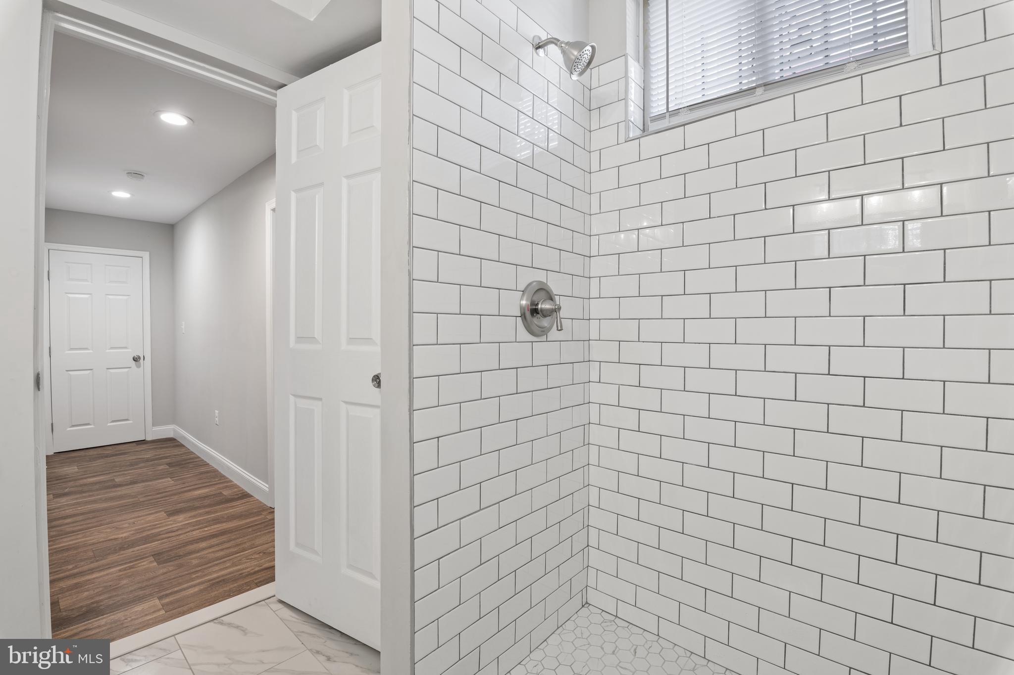 34 North Rosedale Street Baltimore, MD 21229 - Photo 3 of 22