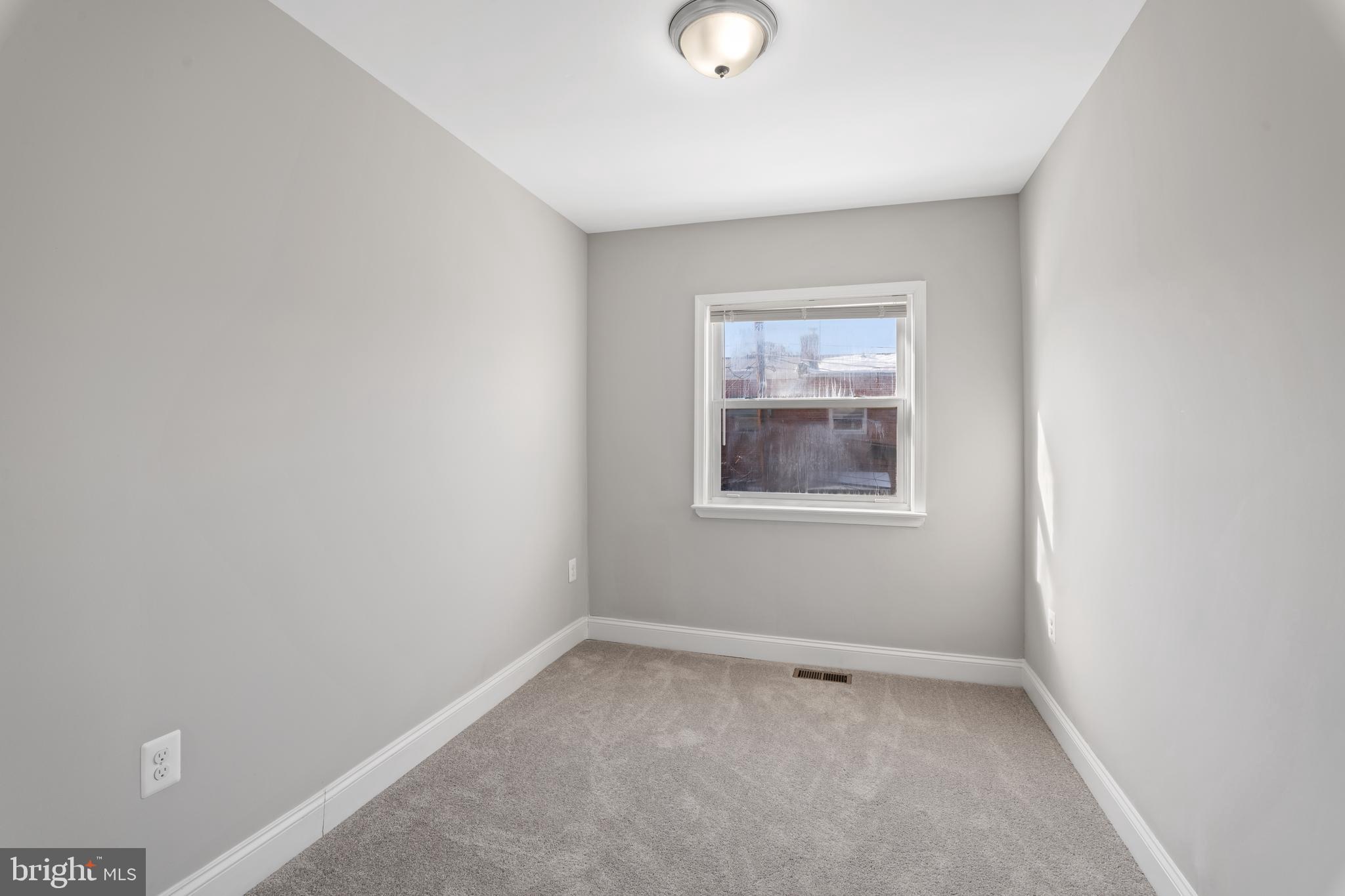 34 North Rosedale Street Baltimore, MD 21229 - Photo 9 of 22