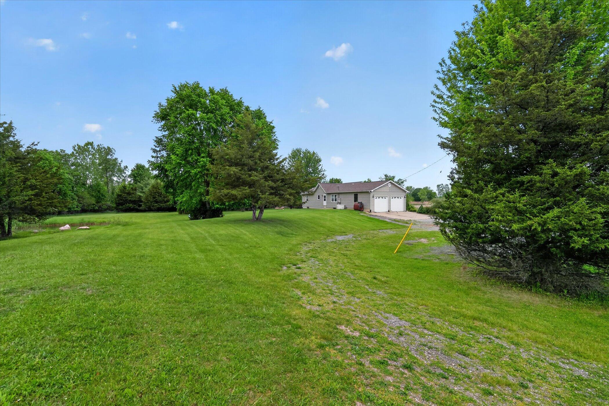 5569 South Corey Road Perry, MI 48872 - Photo 31 of 61 40-5569-S-Corey-Rd-Perry-MI-48872-Window