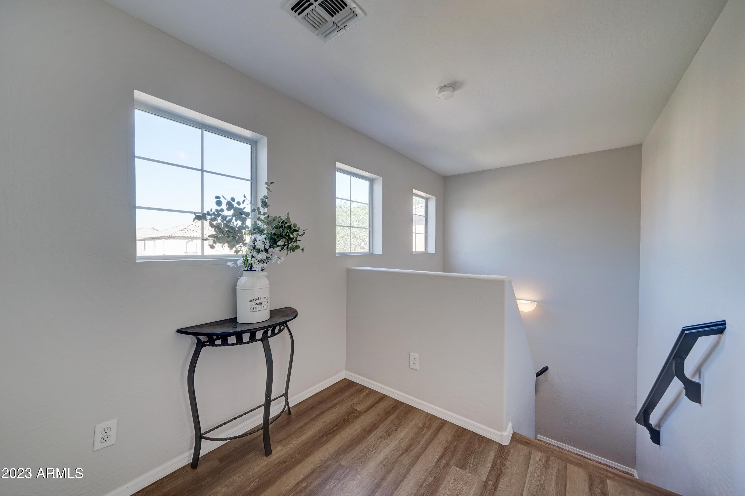 3813 West Shumway Farm Road Phoenix, AZ 85041 - Photo 11 of 31 3813 upstairs nook