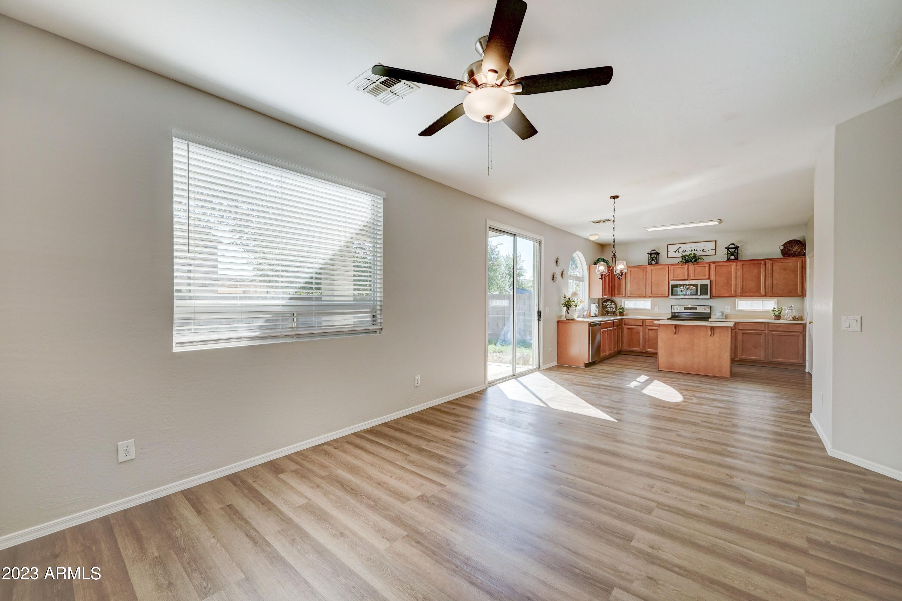 3813 West Shumway Farm Road Phoenix, AZ 85041 - Photo 2 of 31 3813 dining_kitchen