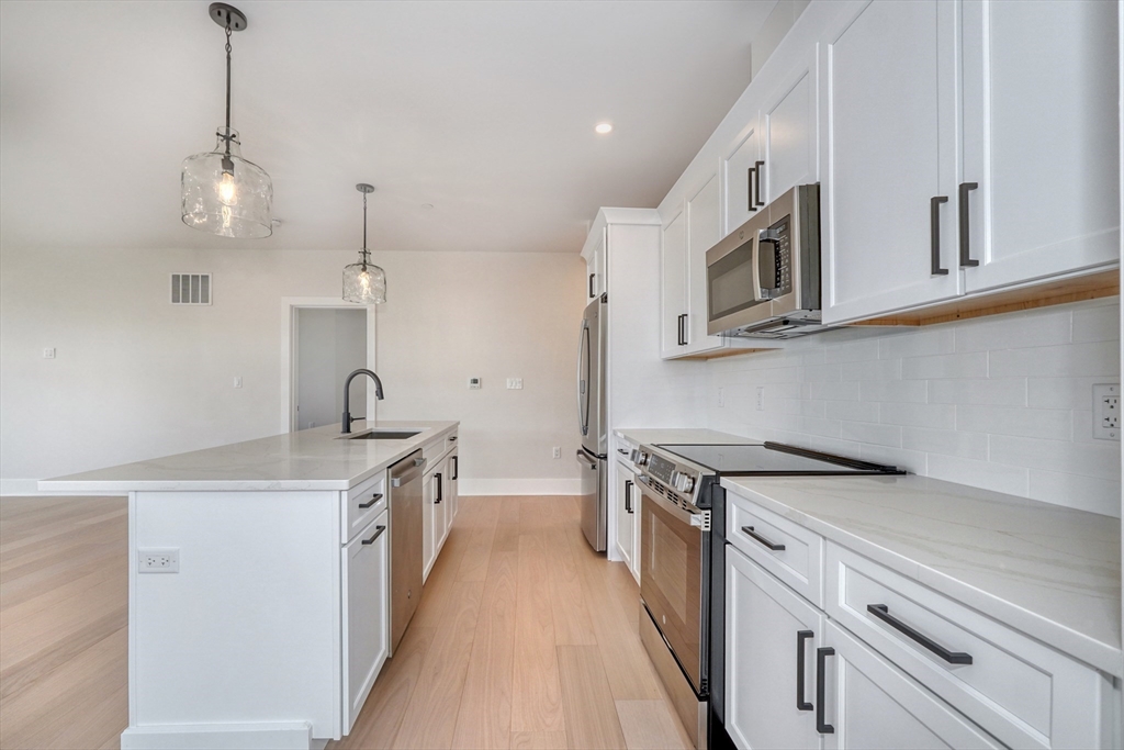 62 Foundry Street, Unit 315 Wakefield, MA 01880 - Photo 2 of 35