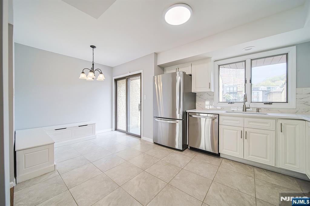18 Veterans Way Edgewater, NJ 07020 - Photo 9 of 17