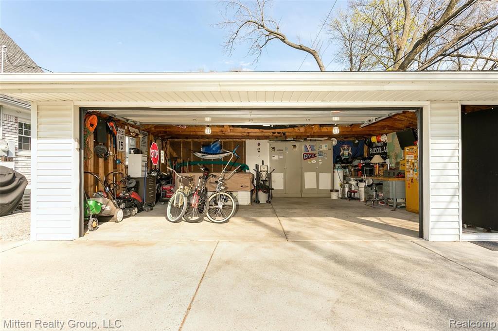 9 Millington Road Pleasant Ridge, MI 48069 - Photo 43 of 47