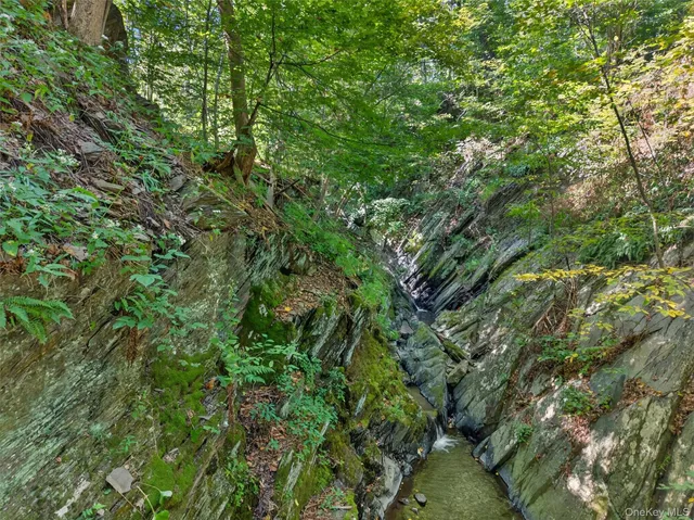 $300,000 | 331 Mountain Lodge Road, Blooming Grove, NY 10950