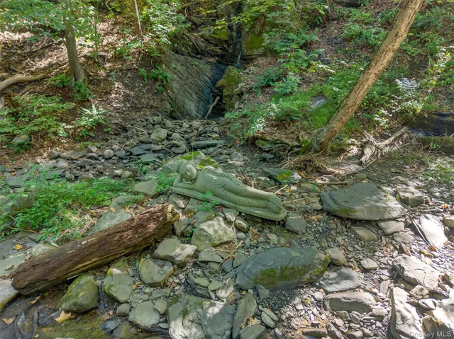 $300,000 | 331 Mountain Lodge Road, Blooming Grove, NY 10950