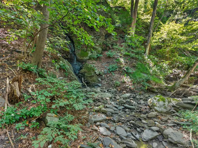 $300,000 | 331 Mountain Lodge Road, Blooming Grove, NY 10950