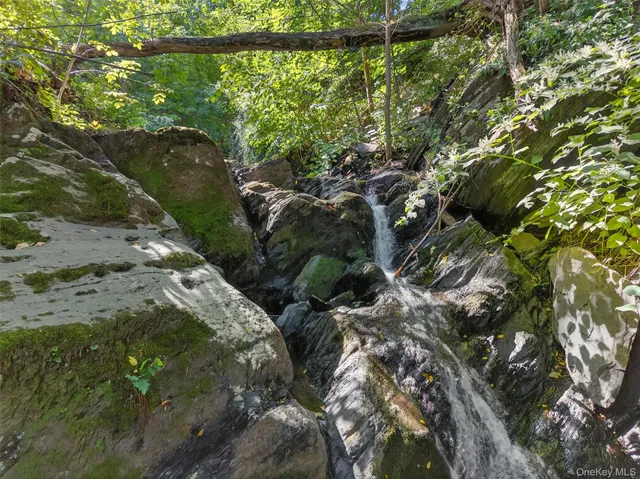 $300,000 | 331 Mountain Lodge Road, Blooming Grove, NY 10950