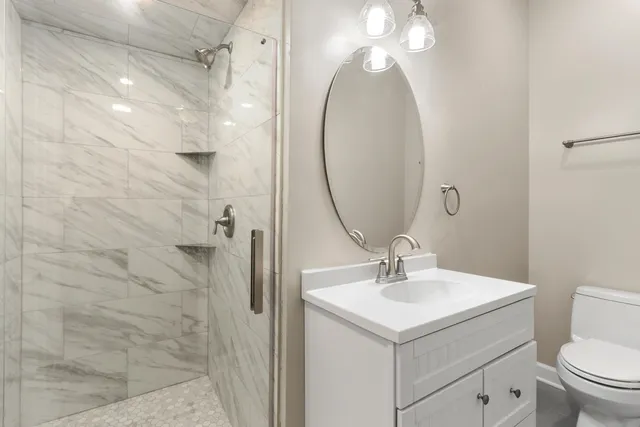 $849,500 | 173 2nd Avenue, Unit 12, Fontana, WI 53125