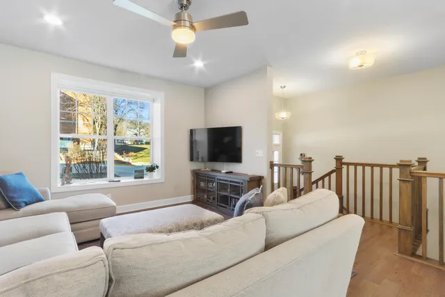 $849,500 | 173 2nd Avenue, Unit 12, Fontana, WI 53125