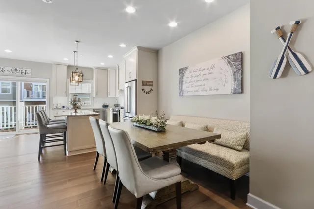 $849,500 | 173 2nd Avenue, Unit 12, Fontana, WI 53125