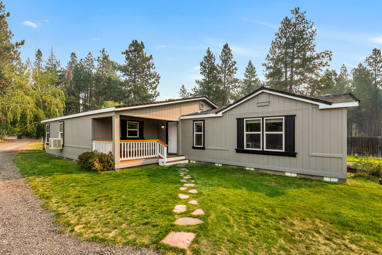 59919 Hopi Road Bend, OR 97702 - Photo 4 of 27 OReilly_20210909_5_130491_72ppi