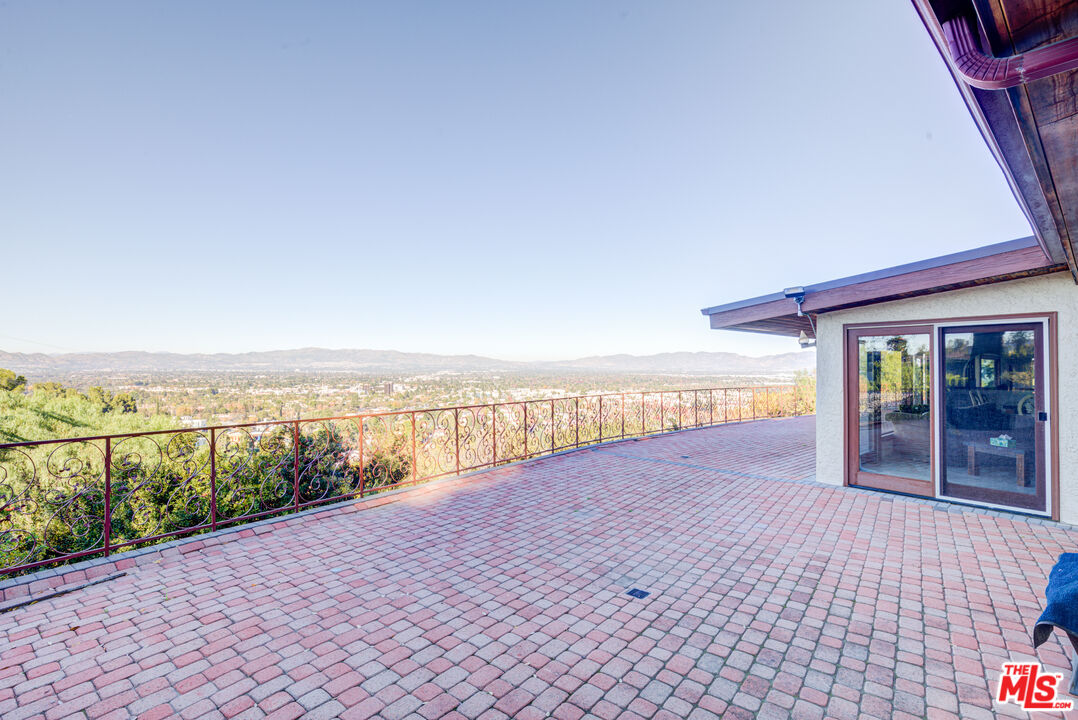 4520 Gable Drive Encino, CA 91316 - Photo 13 of 58 a view of an ocean and beach