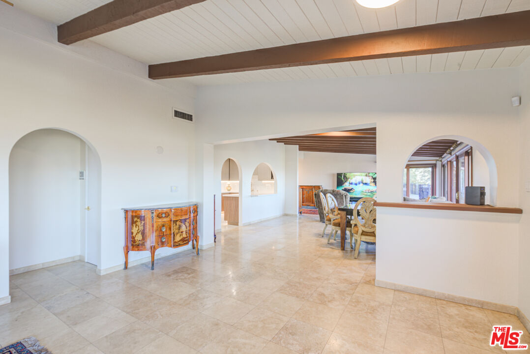 4520 Gable Drive Encino, CA 91316 - Photo 32 of 58 a view of a furniture in a room