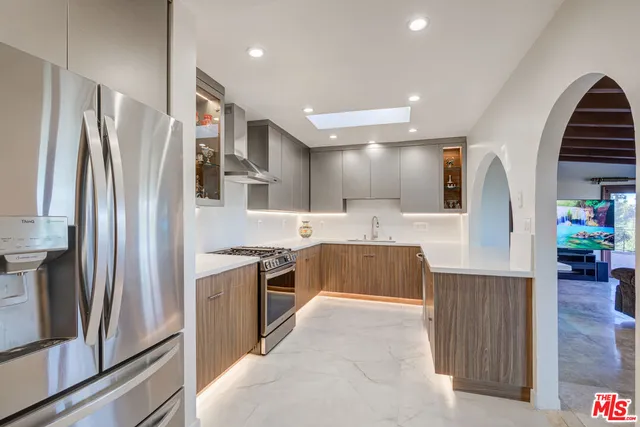 $13,995 | 4520 Gable Drive, Encino, CA 91316