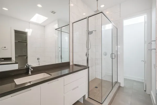 $3,500 | 1157 West 18th Street, Houston, TX 77008