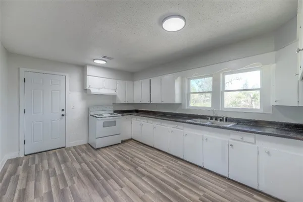 $1,295 | 615 East 1st Street, Groveton, TX 75845