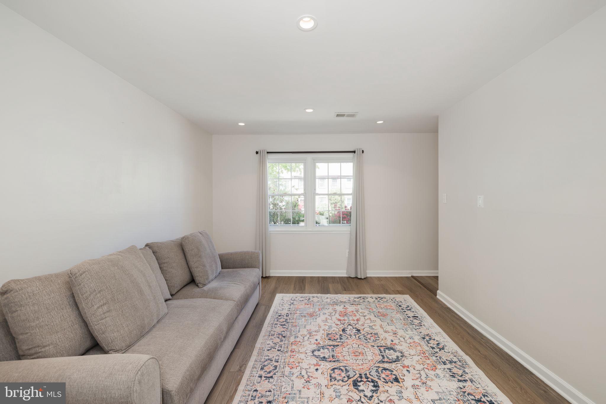7745 Matisse Way Springfield, VA 22153 - Photo 11 of 42 Gallery Image 11