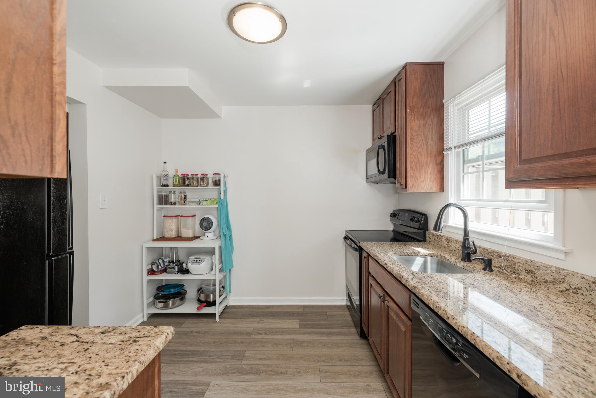 7745 Matisse Way Springfield, VA 22153 - Photo 16 of 42 Gallery Image 16