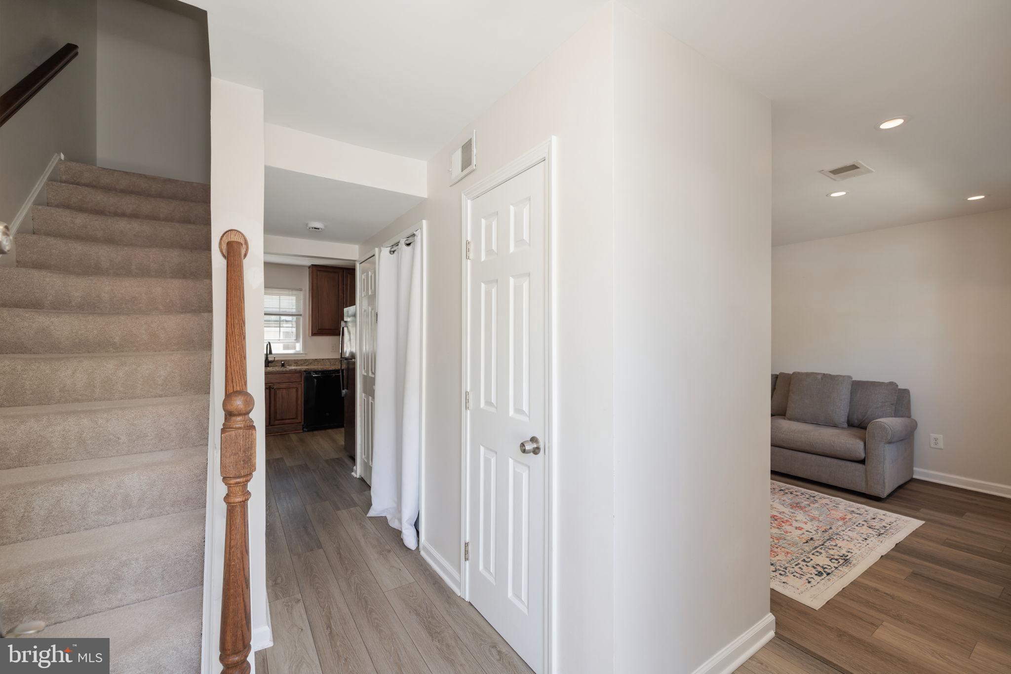 7745 Matisse Way Springfield, VA 22153 - Photo 3 of 42 Gallery Image 3