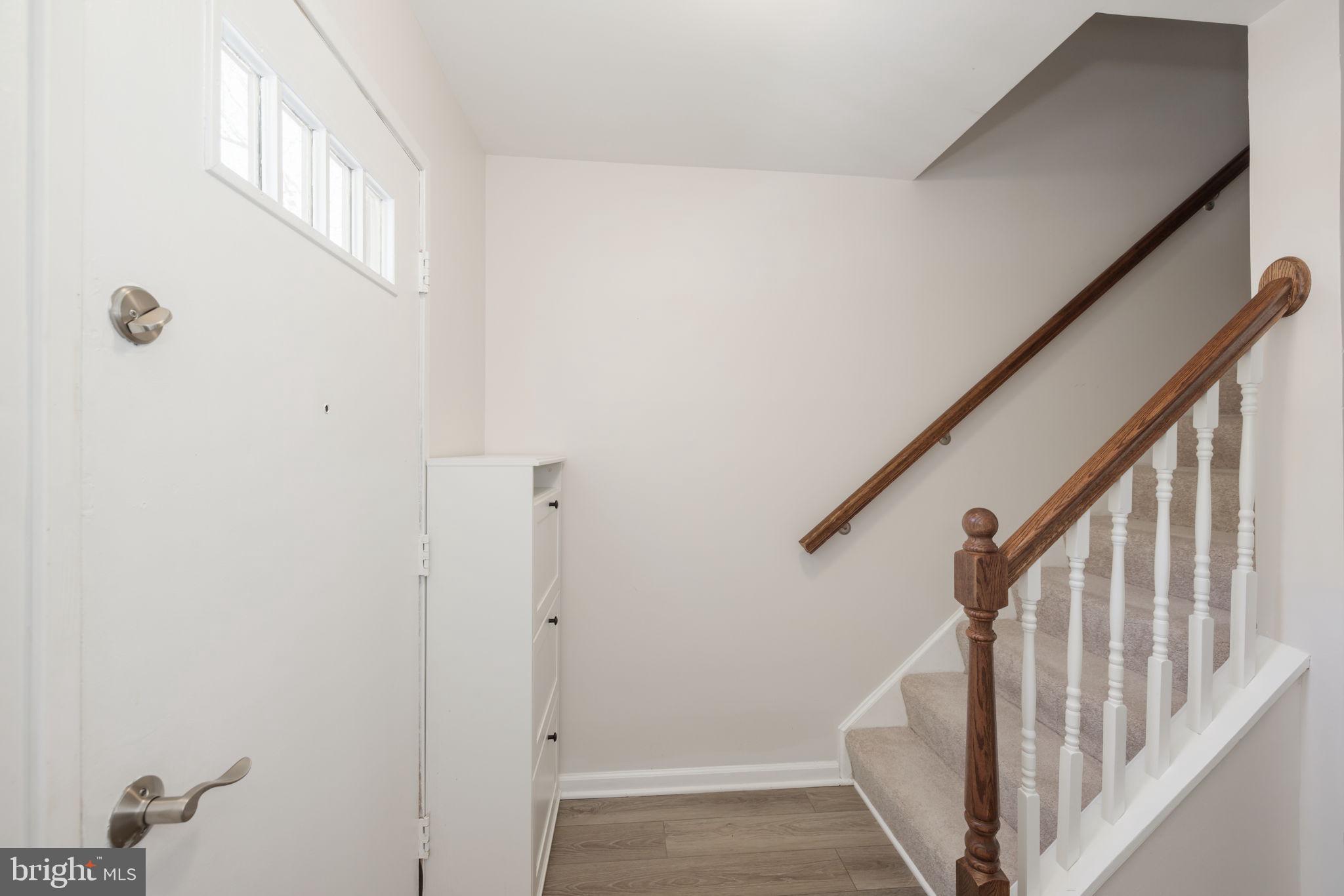 7745 Matisse Way Springfield, VA 22153 - Photo 4 of 42 Gallery Image 4