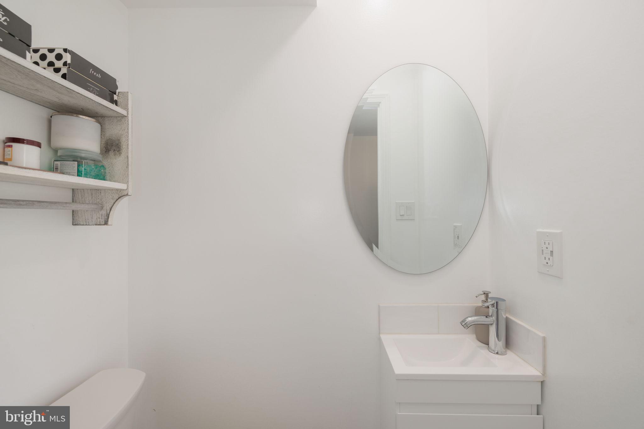 7745 Matisse Way Springfield, VA 22153 - Photo 5 of 42 Gallery Image 5