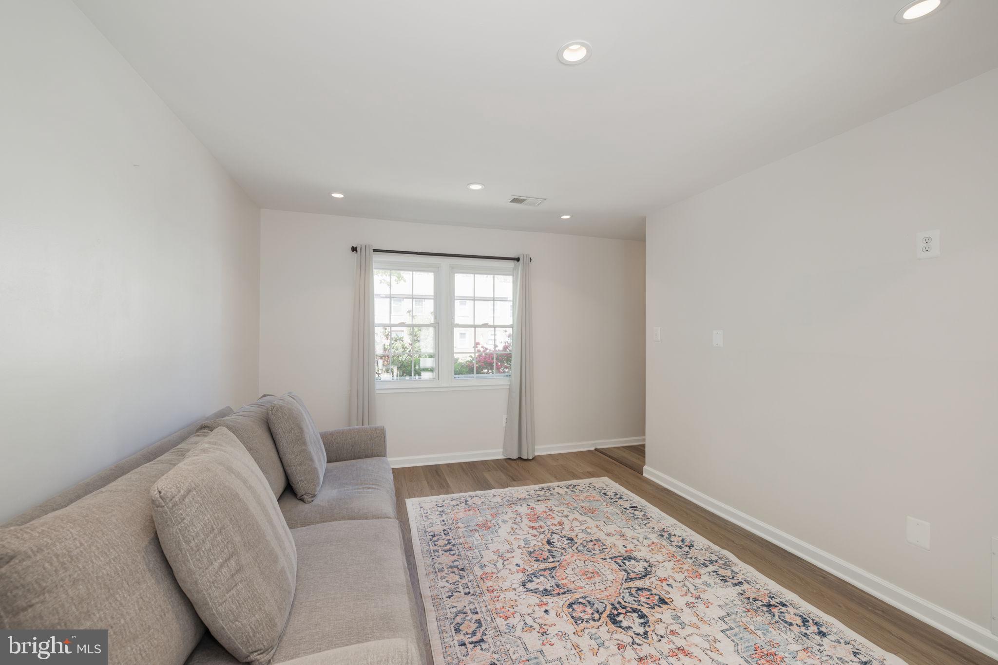 7745 Matisse Way Springfield, VA 22153 - Photo 10 of 42 Gallery Image 10