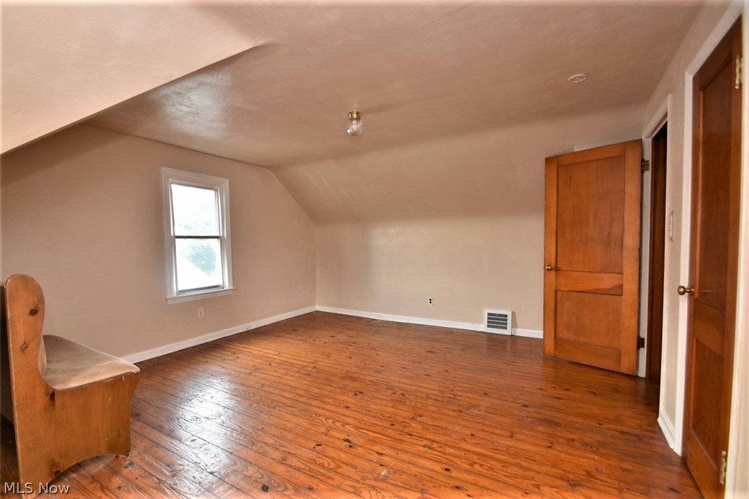 1541 Lander Road Cleveland, OH 44124 - Photo 21 of 31
