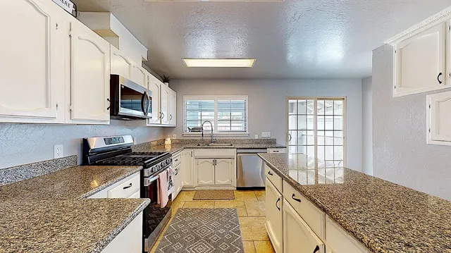 $569,000 | 204 North Santa Ana Avenue, Modesto, CA 95354