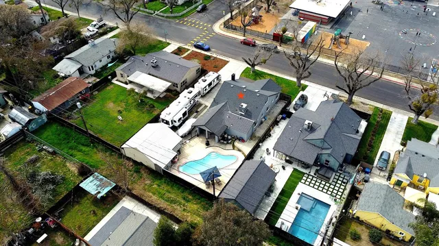 $569,000 | 204 North Santa Ana Avenue, Modesto, CA 95354