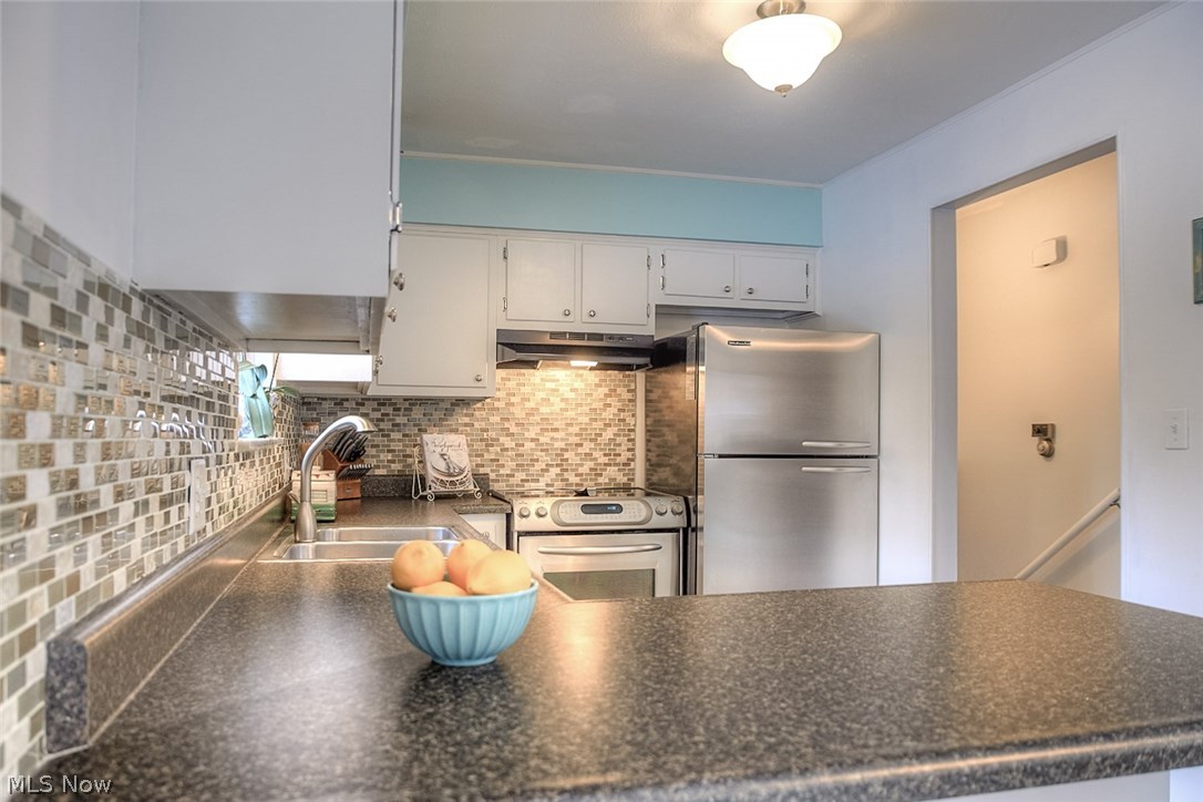 456 Sandhurst Road Akron, OH 44333 - Photo 5 of 29 Gallery Image 5