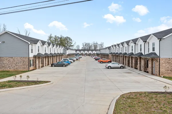 $1,250 | 1625 Golf Club Lane, Unit 104, Clarksville, TN 37043