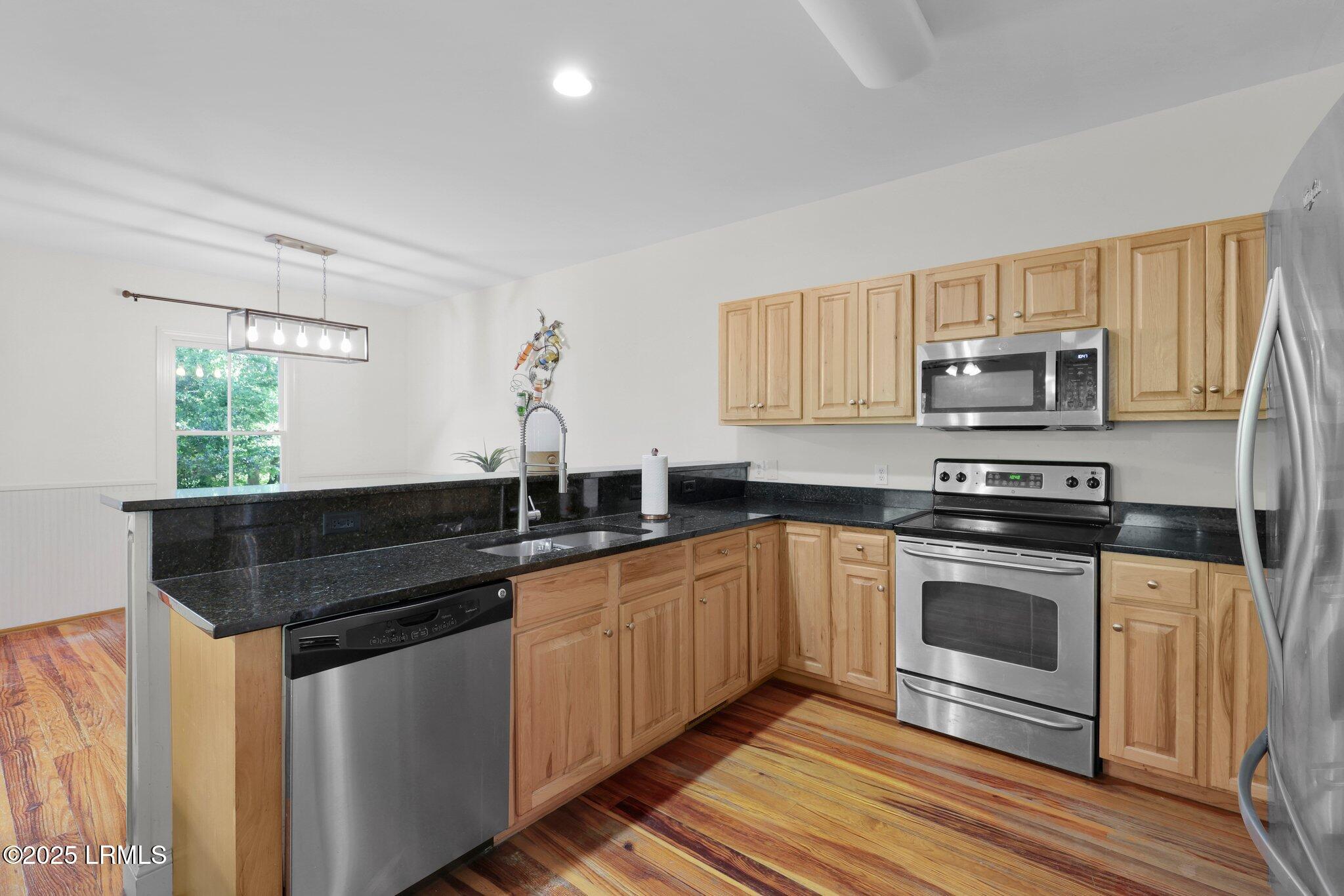 185 McCormack Avenue Ridgeland, SC 29936 - Photo 1 of 40 22-web-or-mls-3K2A1581