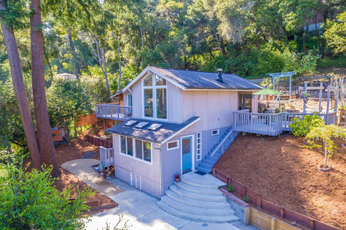 833 Valencia Road Aptos, CA 95003 - Photo 2 of 22 Gallery Image 2