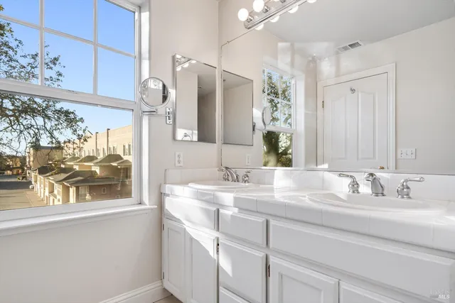 $599,000 | 772 McClelland Drive, Windsor, CA 95492