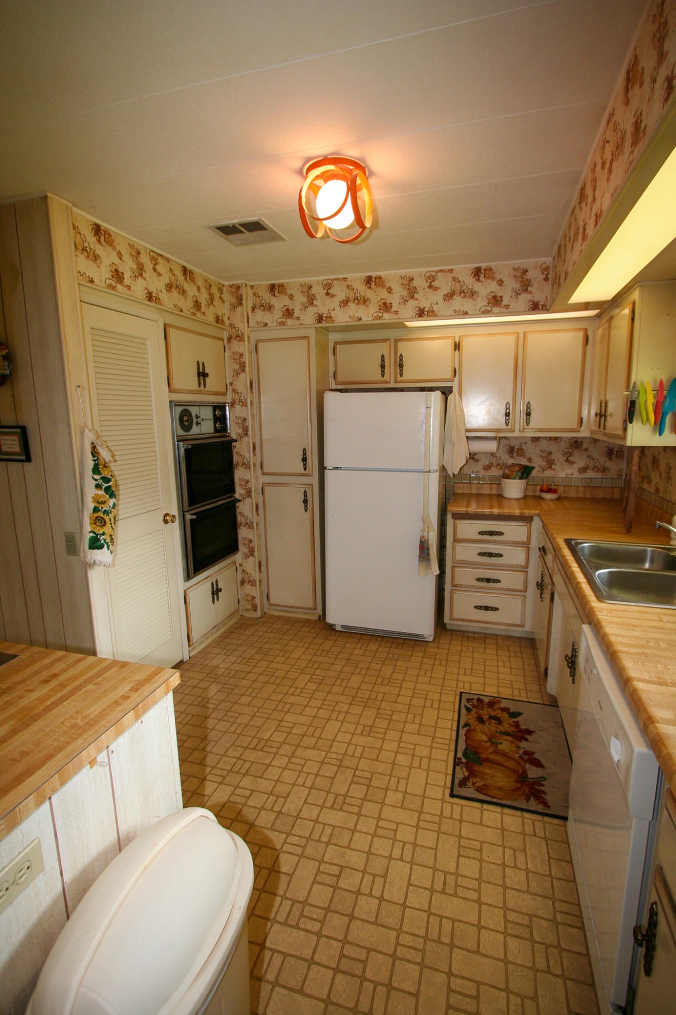 7105 Ruth Court Klamath Falls, OR 97603 - Photo 12 of 39 IMG_1421