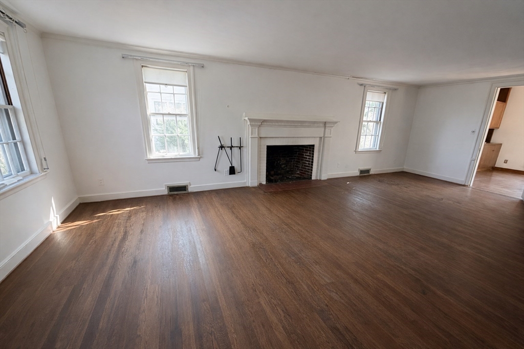 160 Reservoir Road Chestnut Hill, MA 02467 - Photo 3 of 6