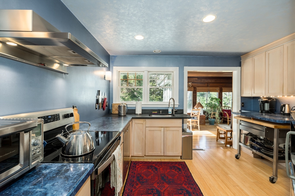 5 Victoria Road Manchester, MA 01944 - Photo 3 of 13