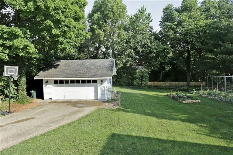 333 Irvine Road Lexington, KY 40502 - Photo 26 of 31 Photo 26