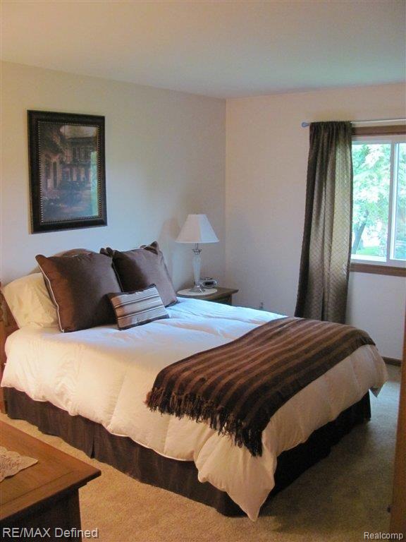 357 Shellbourne Drive Rochester, MI 48309 - Photo 11 of 26 Bed3.JPG