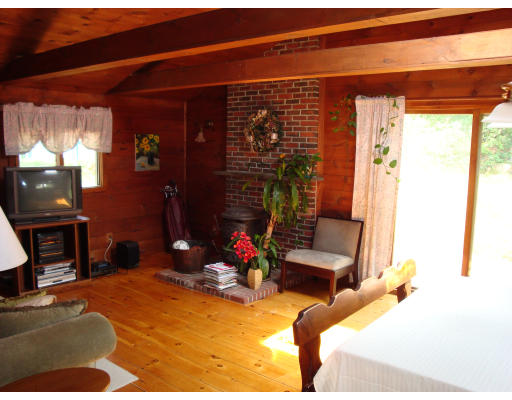 27 Winslow Road Braintree, MA 02184 - Photo 6 of 10 Gallery Image 6