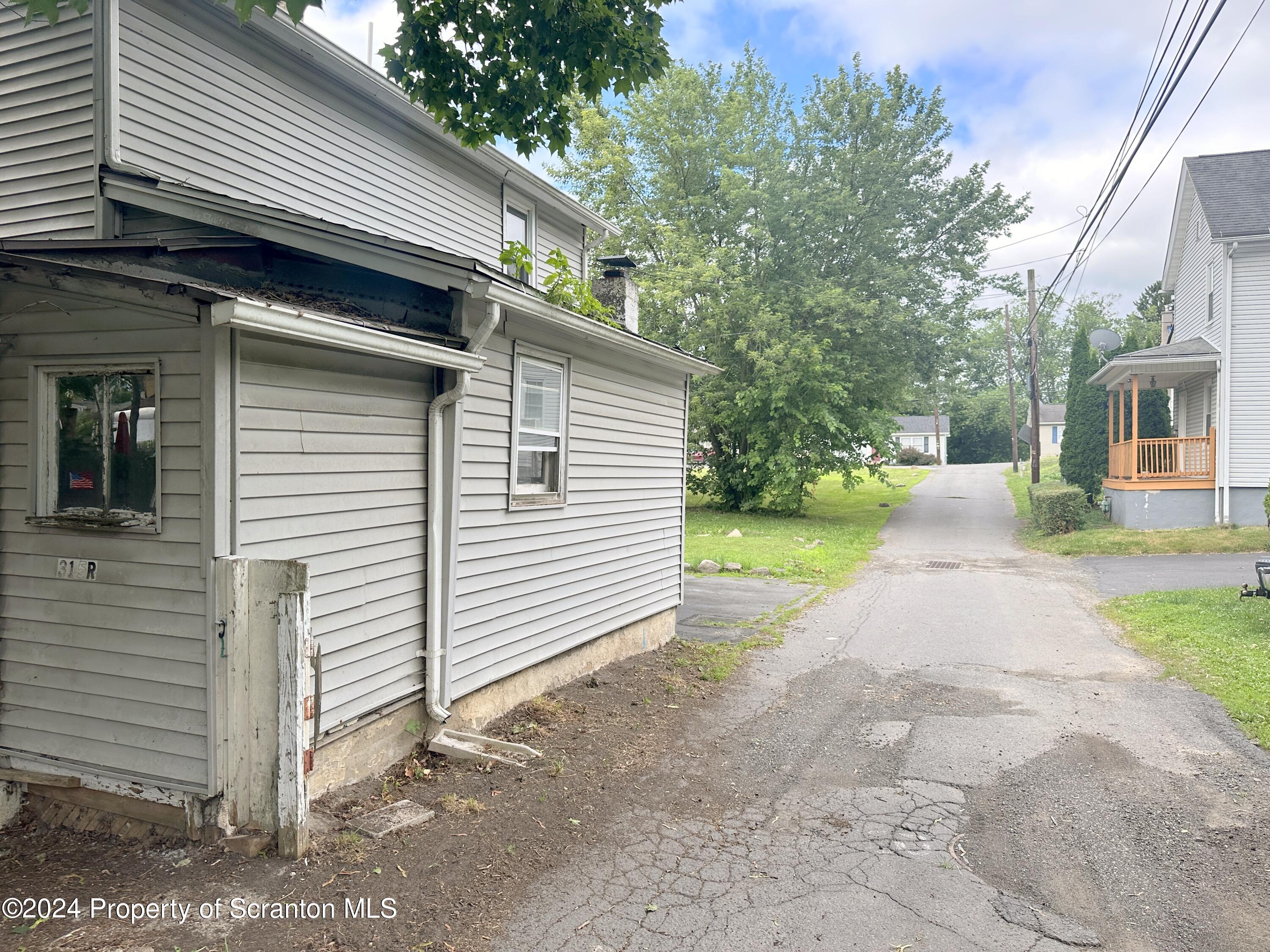 315 North Rear Garfield Scranton, PA 18504 - Photo 11 of 21 Gallery Image 11