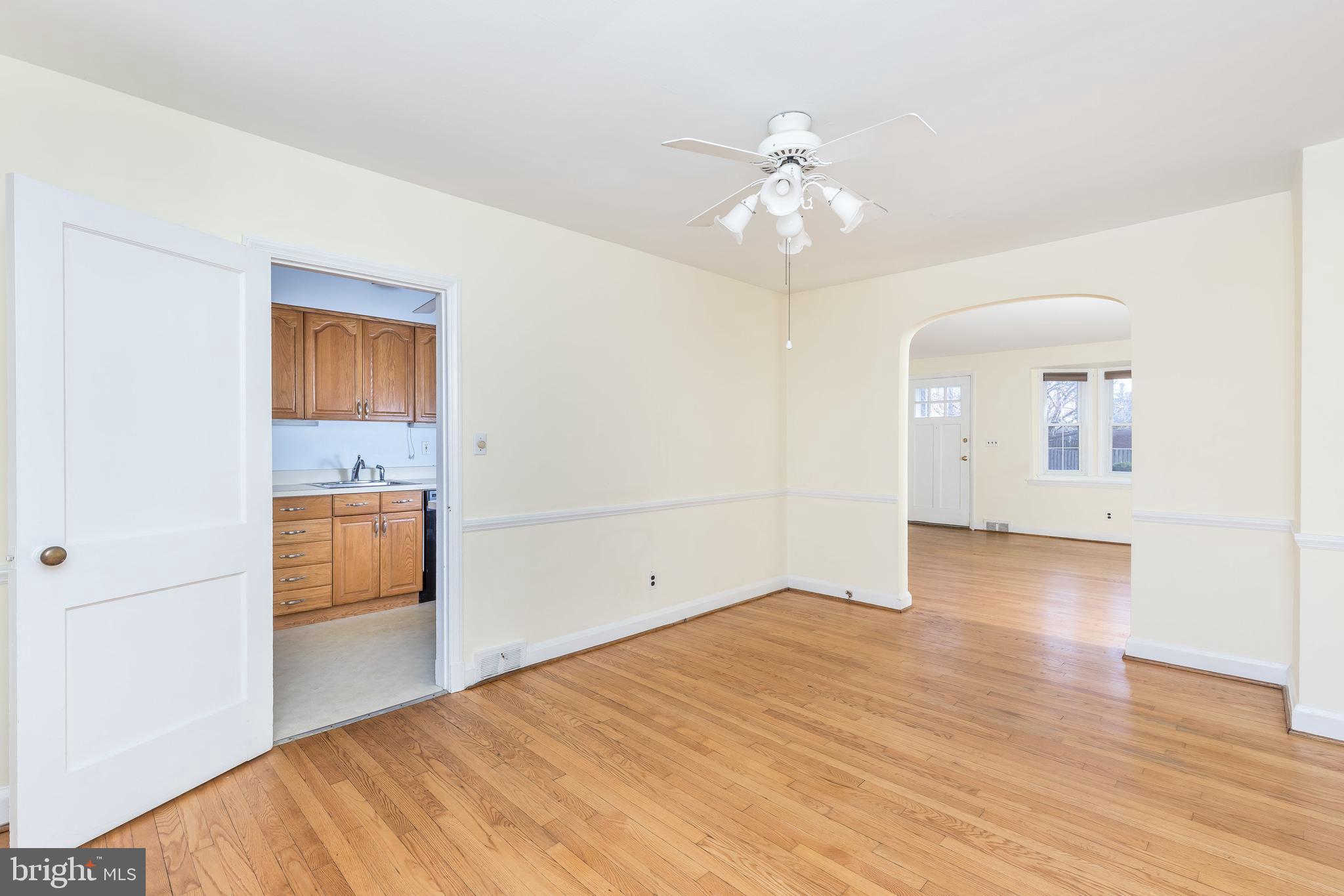 6818 Pinehurst Road Baltimore, MD 21212 - Photo 14 of 30