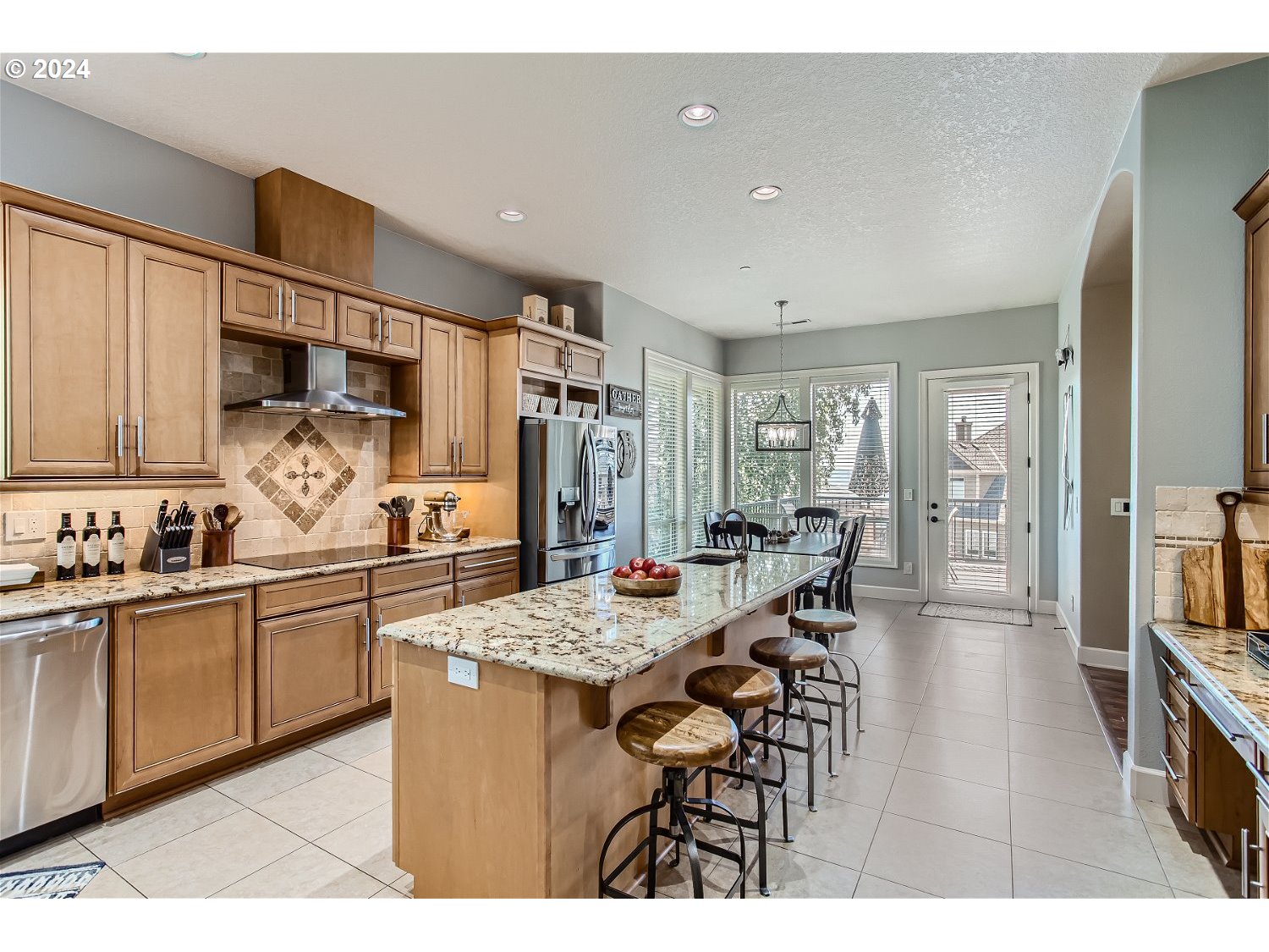 1549 Southwest Walters Loop Gresham, OR 97080 - Photo 12 of 45 Gallery Image 12