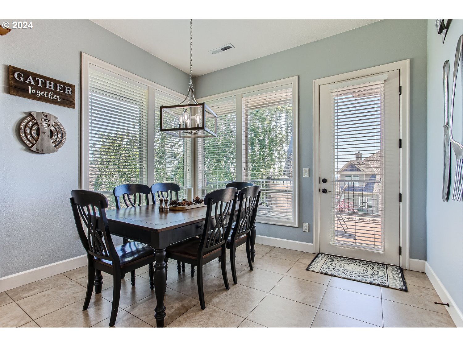 1549 Southwest Walters Loop Gresham, OR 97080 - Photo 13 of 45 Breakfast Area