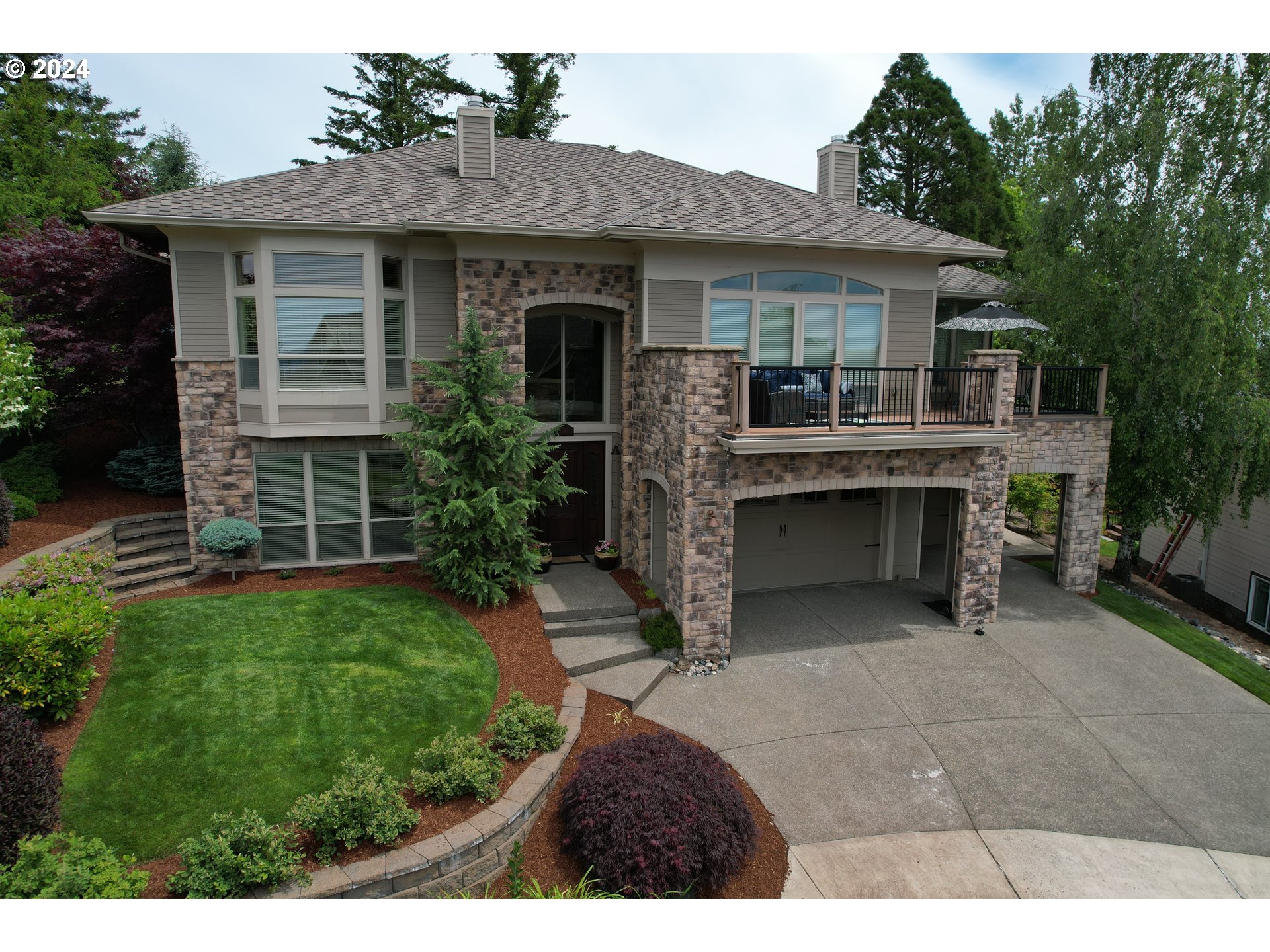 1549 Southwest Walters Loop Gresham, OR 97080 - Photo 2 of 45 Gallery Image 2